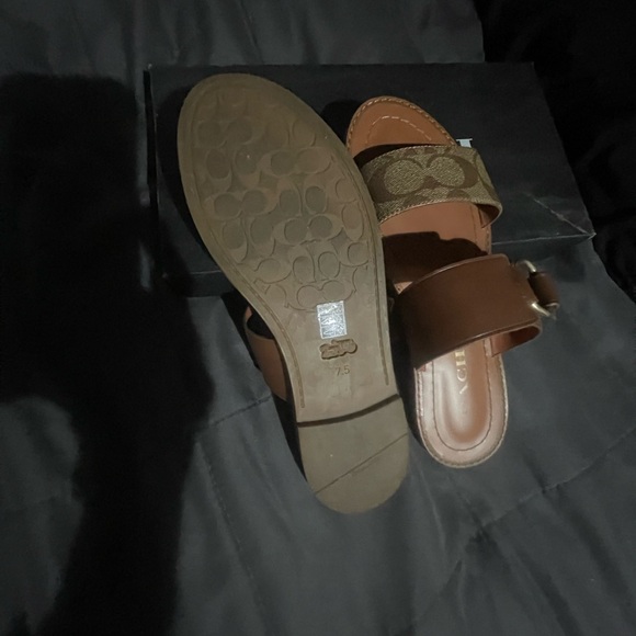 Coach sandals like new - Picture 2 of 3